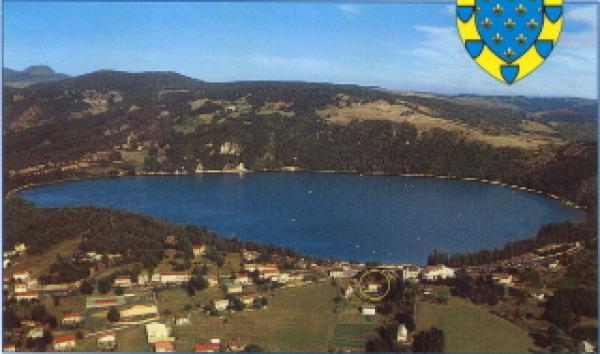 Photo n°1 location Villa de vacances à LE LAC D'ISSARLÈS (annonce réf. C1500700)