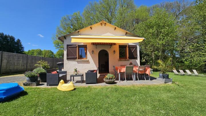 Photo n°1 location Gîte de vacances à SAINT PARDOUX L'ORTIGIER (annonce réf. C1341900)